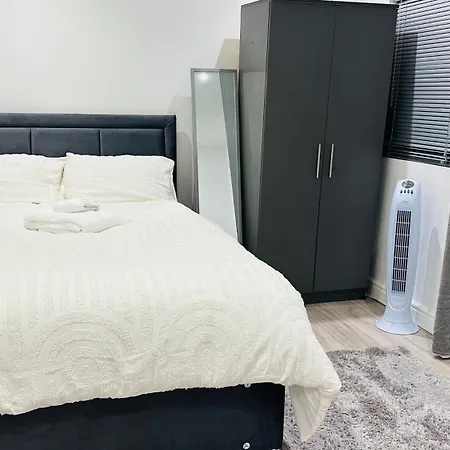 Appartement Cosy And Comfy à Londres Extérieur photo