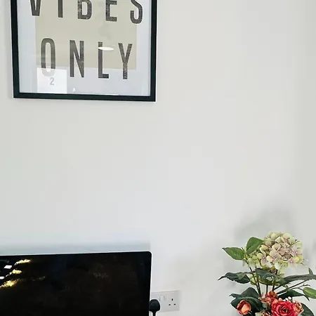 Appartement Cosy And Comfy à Londres Extérieur photo